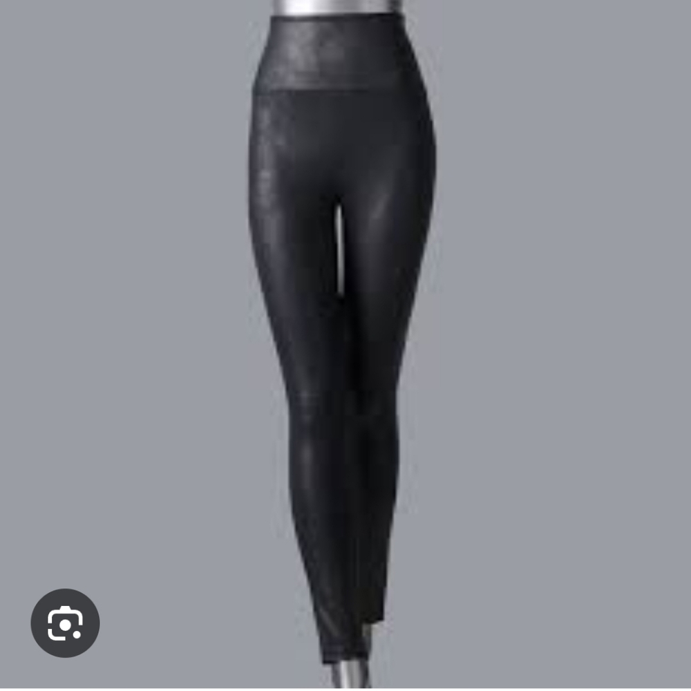 Simply Vera Wang Black Women's Faux Leather Shaping Leggings-Size Small